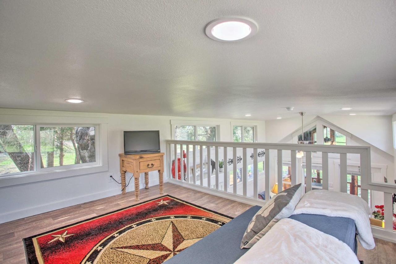 Cozy Mckinney Tiny Home With Porch And Fire Pit! エクステリア 写真