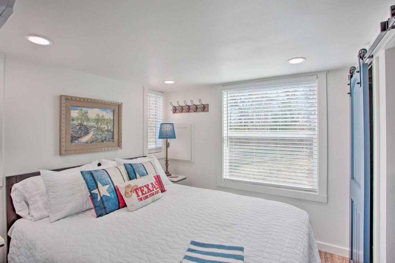 Cozy Mckinney Tiny Home With Porch And Fire Pit! エクステリア 写真