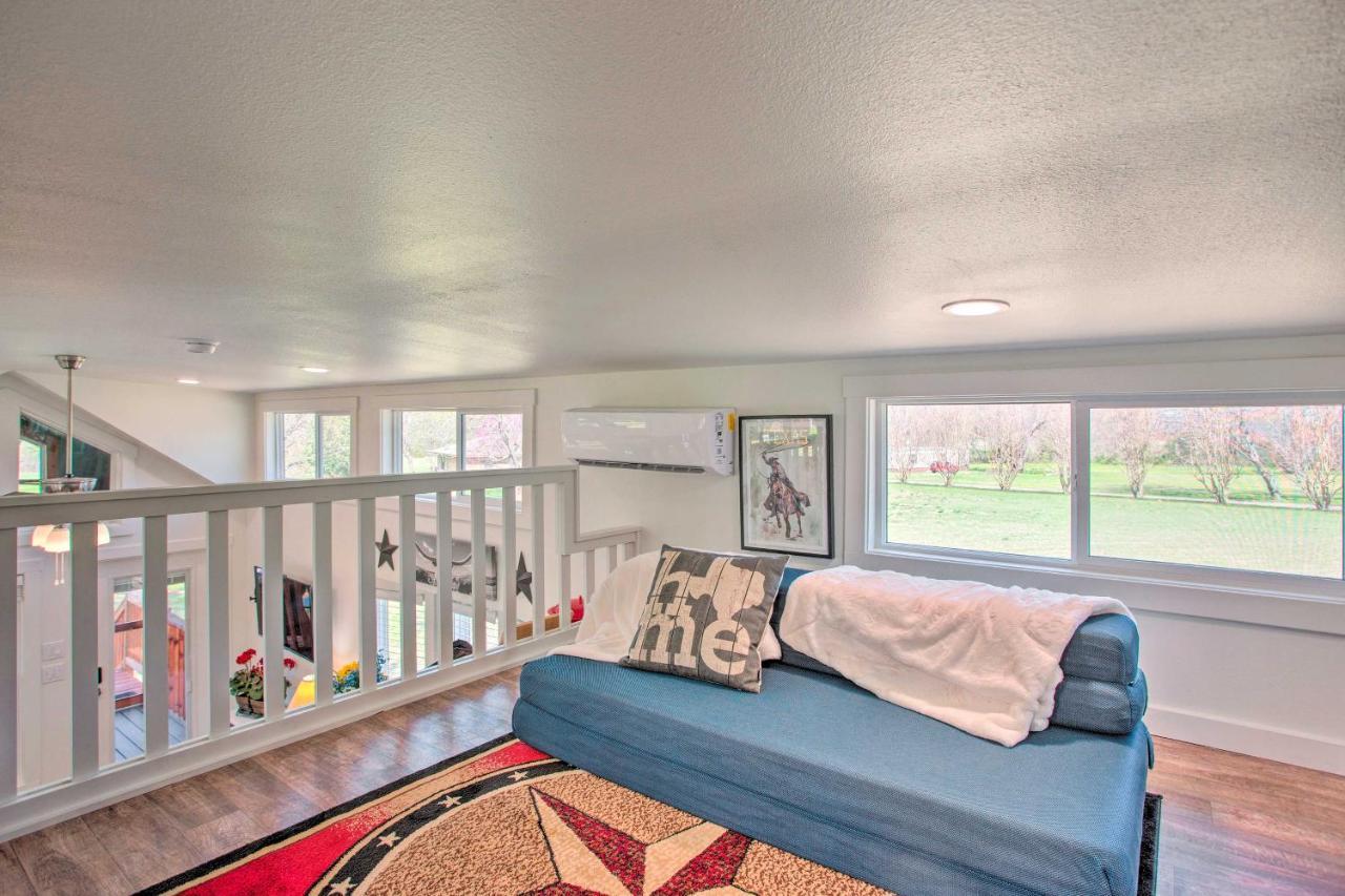 Cozy Mckinney Tiny Home With Porch And Fire Pit! エクステリア 写真