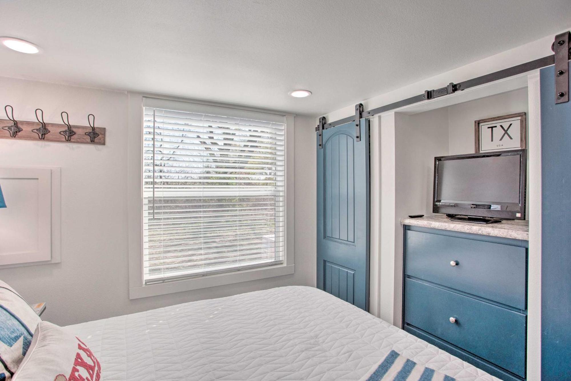 Cozy Mckinney Tiny Home With Porch And Fire Pit! エクステリア 写真