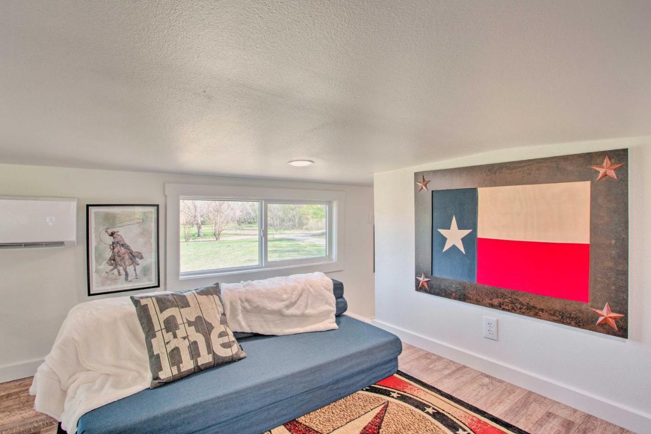 Cozy Mckinney Tiny Home With Porch And Fire Pit! エクステリア 写真
